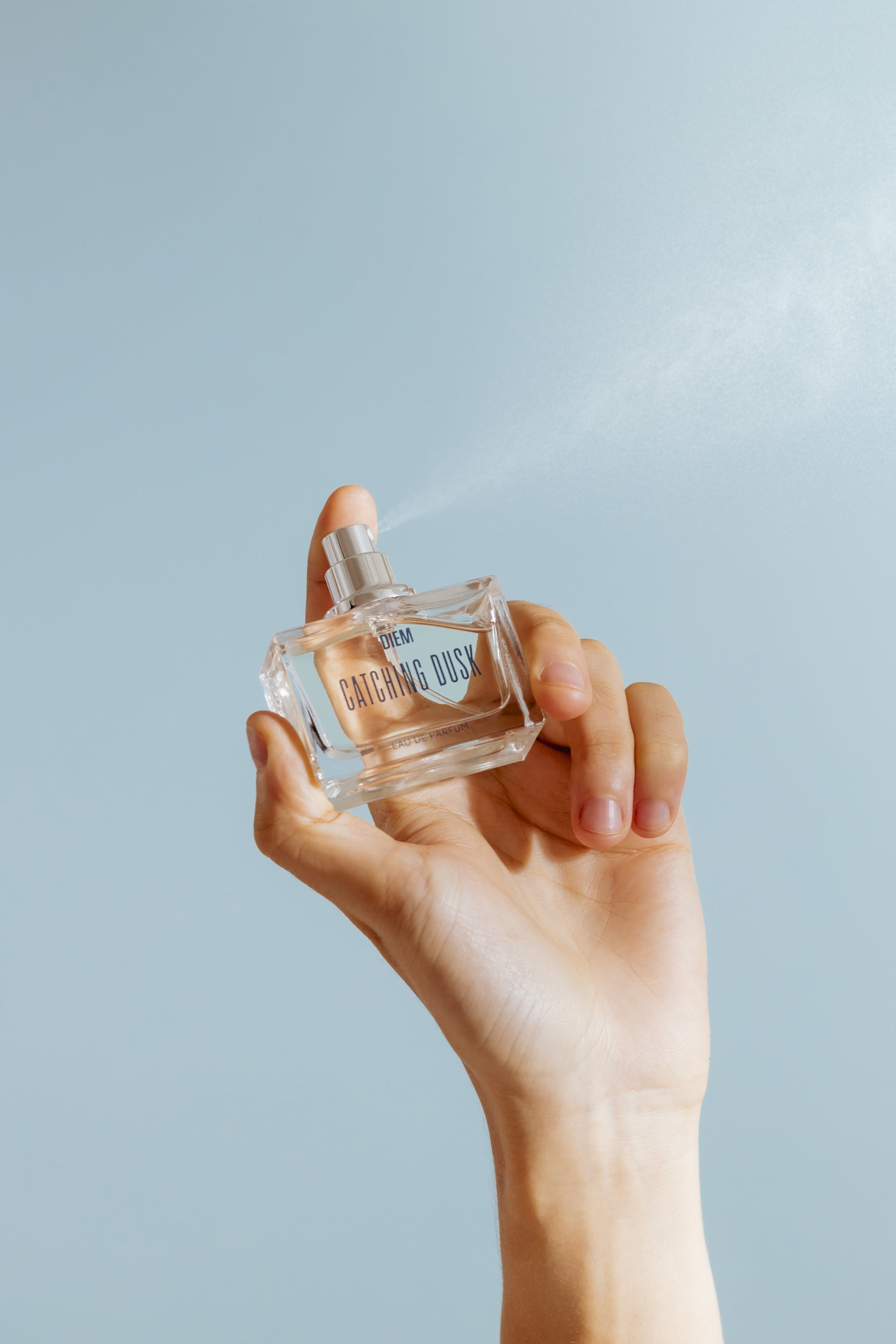 The Art of Scent: How to Apply Perfume or Cologne Correctly